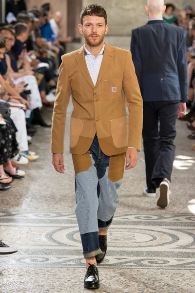 Look 12